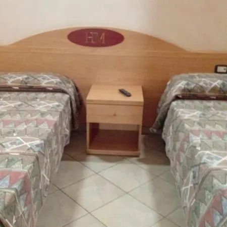 Mambly Ristorante Pizzeria فندق مبيت وإفطار Galliate